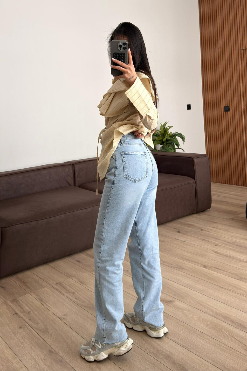 Paçası Kesik Straight Buz Mavi Jean