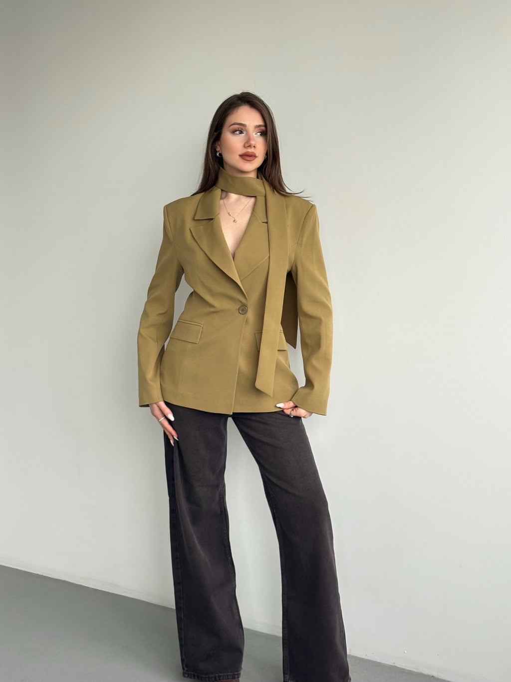 Belden Oturtmalı Şal Yaka Detaylı Blazer Ceket