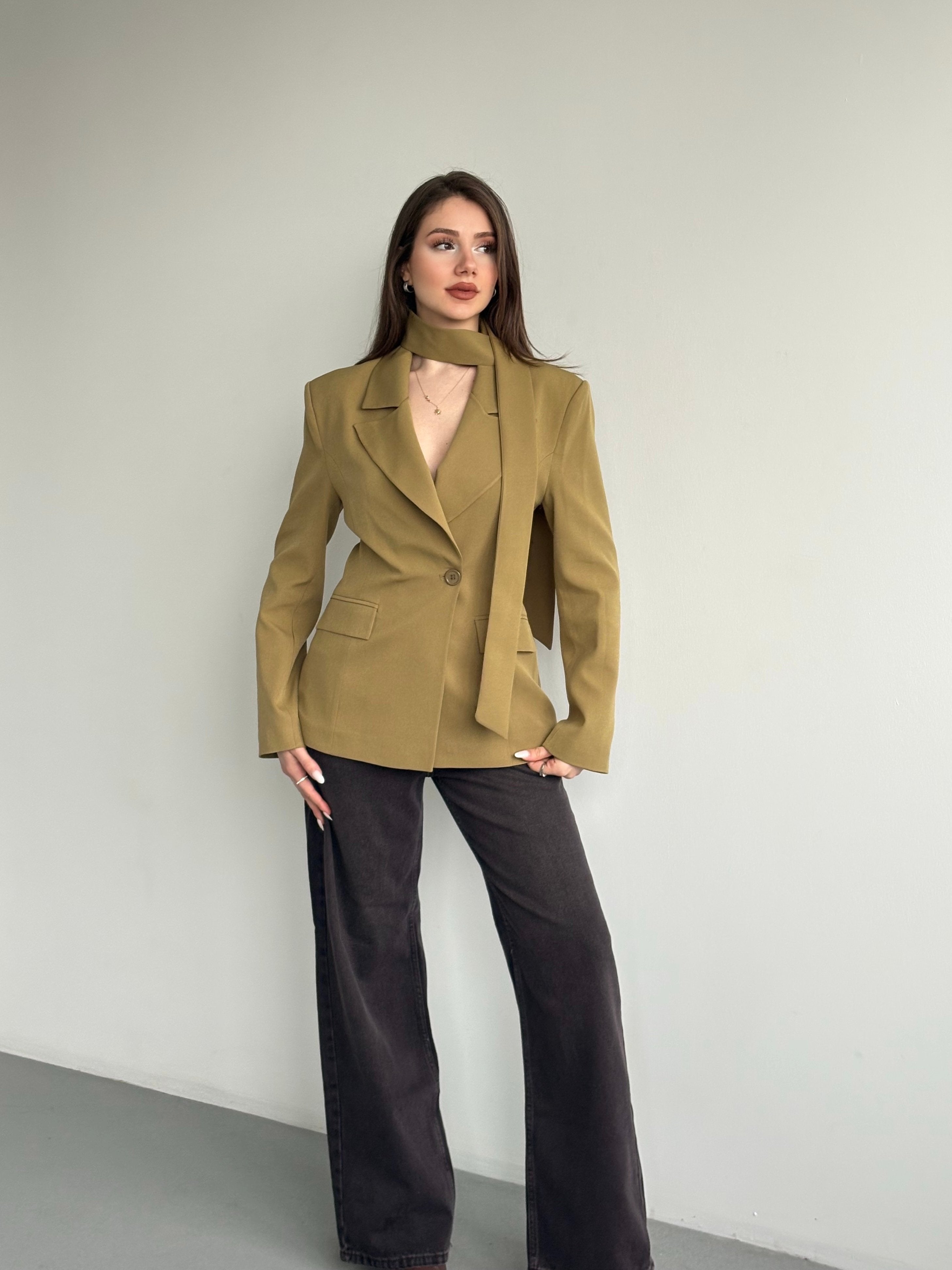 Belden Oturtmalı Şal Yaka Detaylı Blazer Ceket