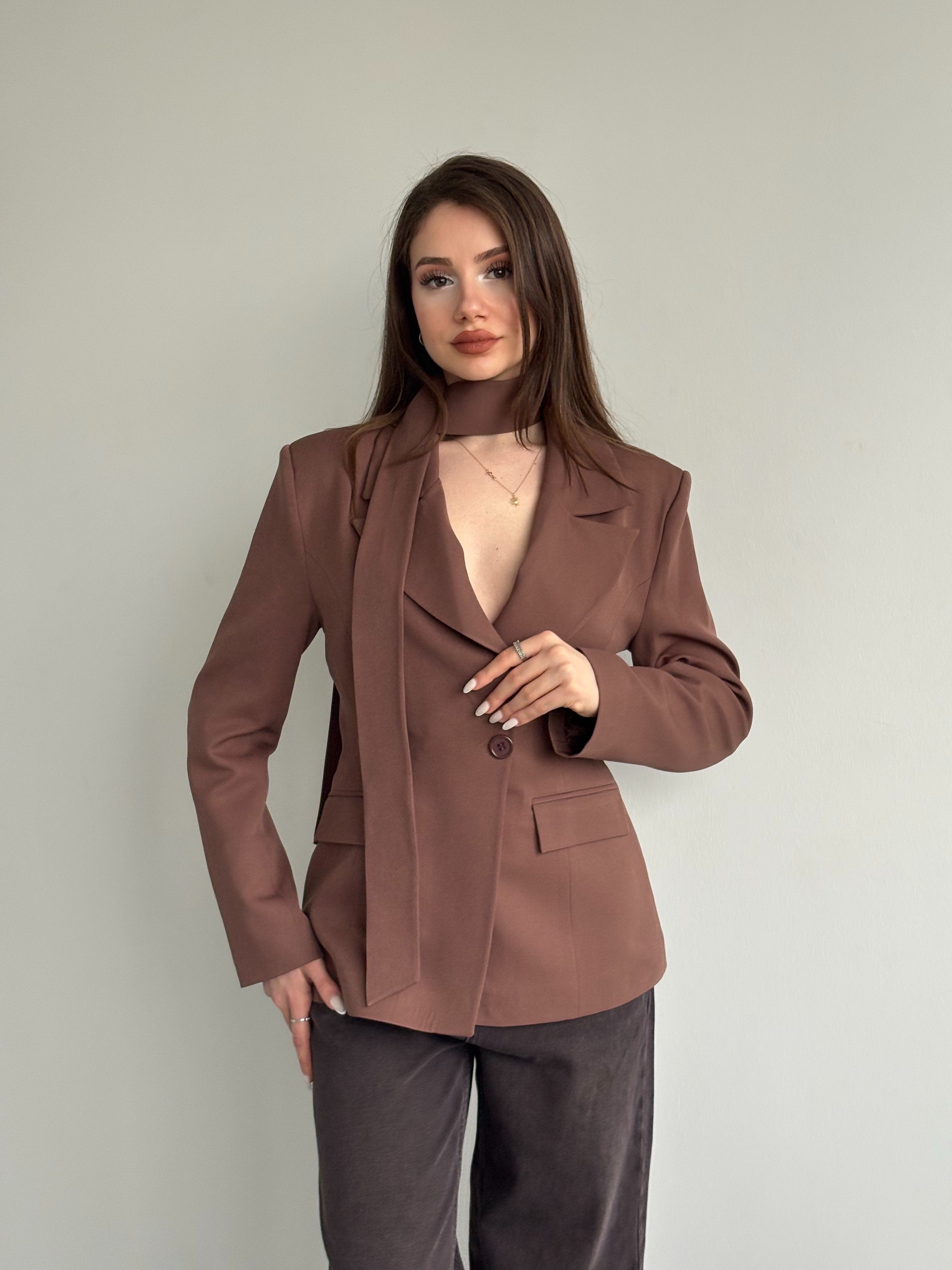Belden Oturtmalı Şal Yaka Detaylı Blazer Ceket