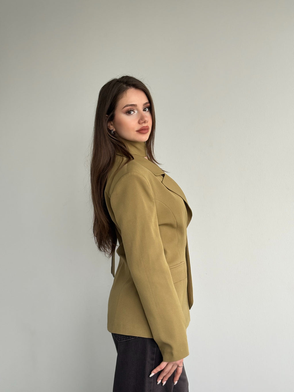 Belden Oturtmalı Şal Yaka Detaylı Blazer Ceket