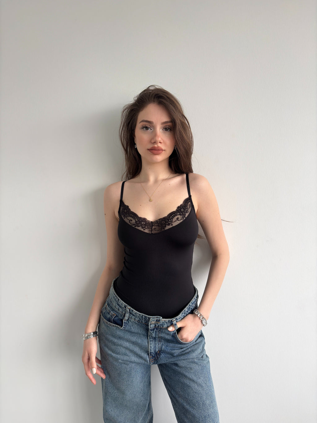 Dantel Detay Askılı Bodysuit