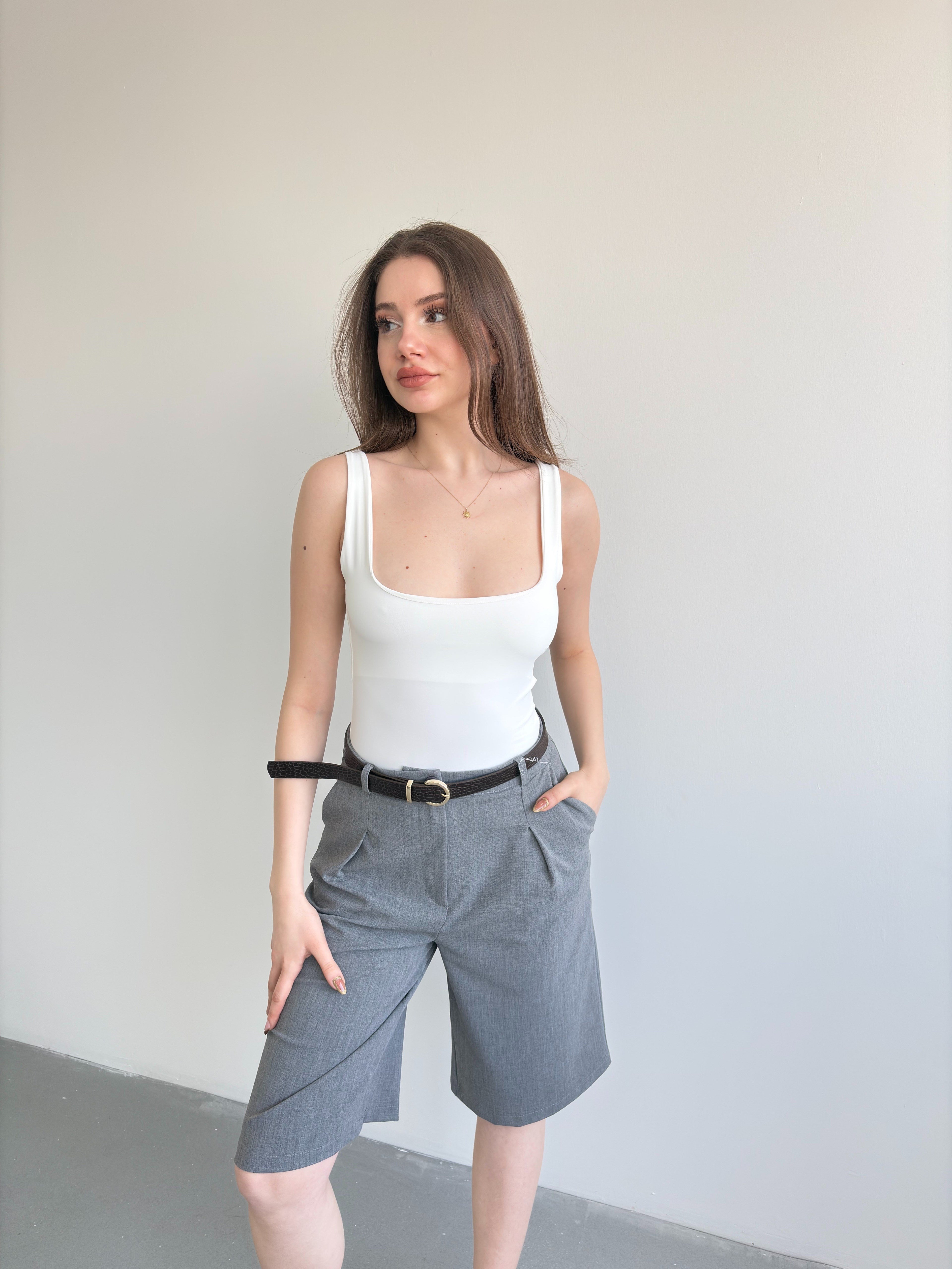 Kare Yaka Sırt Detay Bodysuit