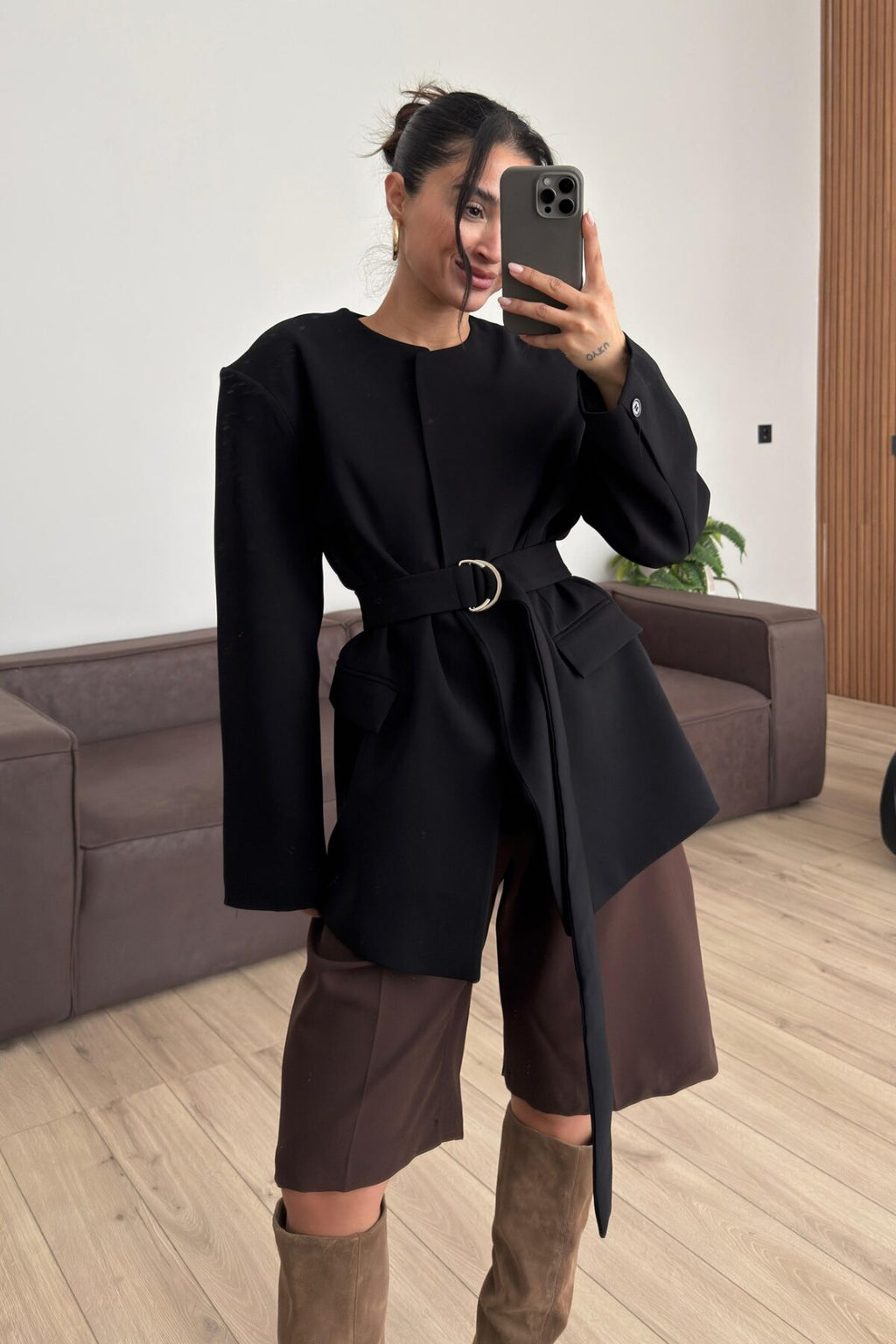 Kemerli Yakasız Blazer Ceket