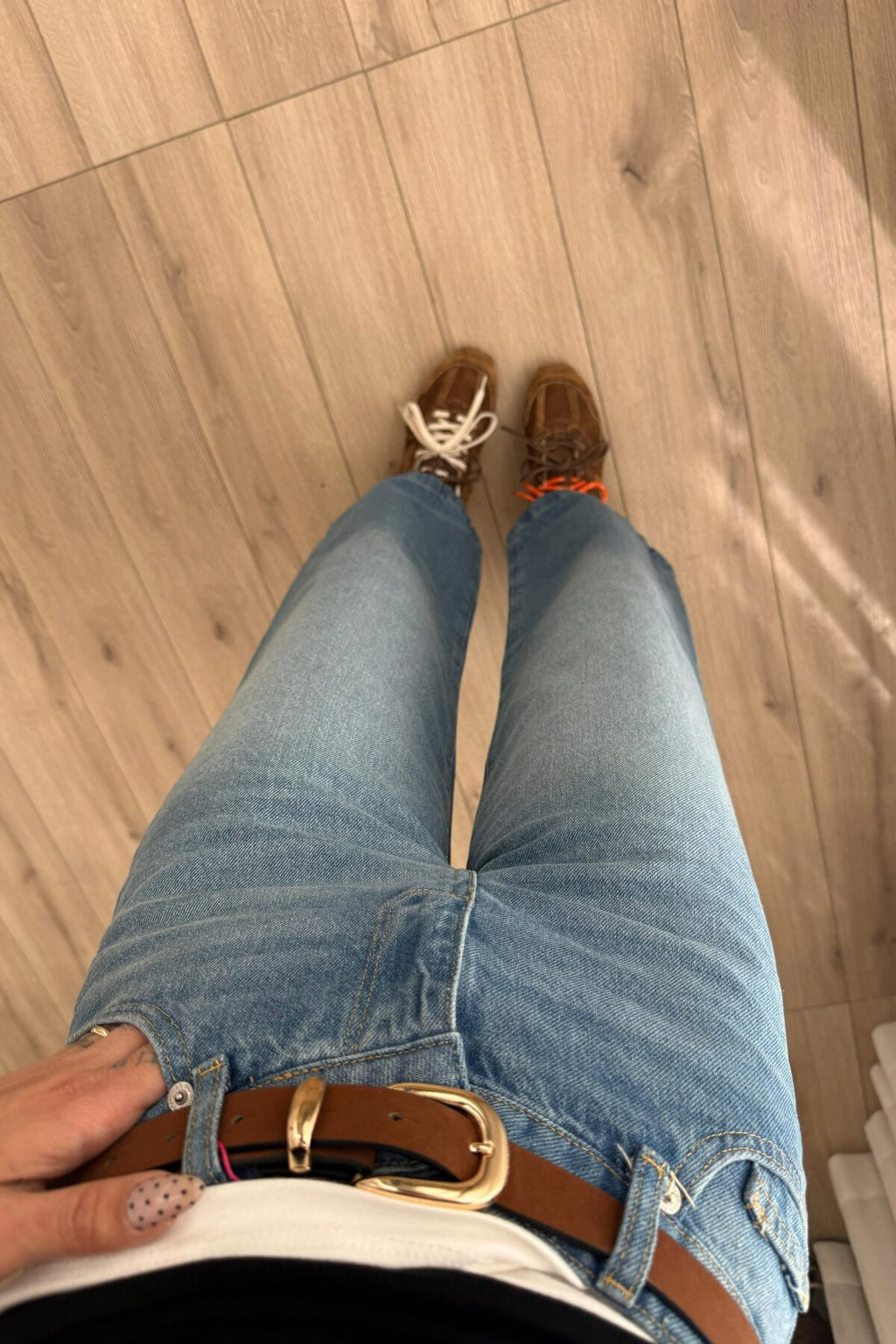 Beli Kemerli Bilek Boy Mavi Jean