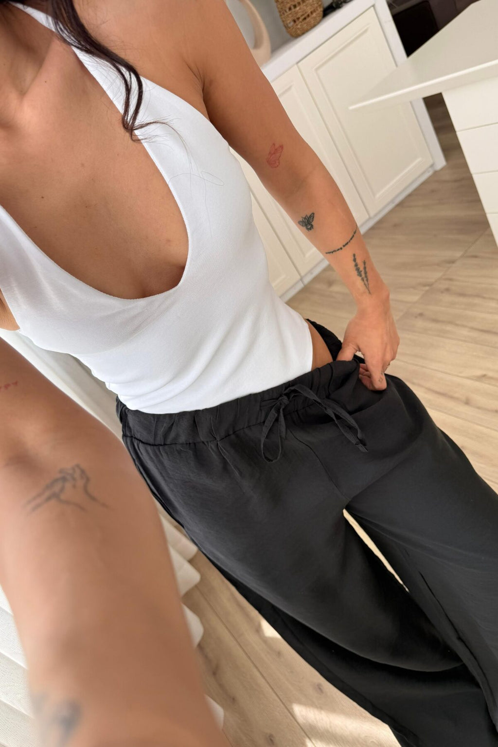 Sırtı Çapraz Askılı Bodysuit