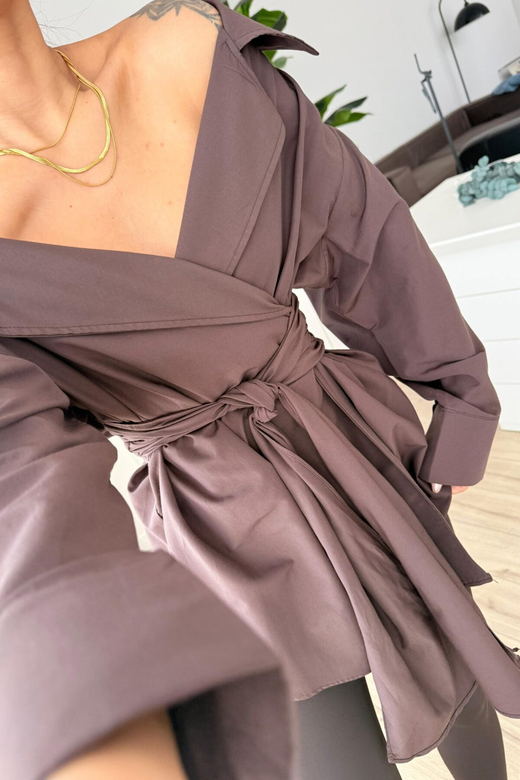 Kruvaze Yaka Geniş Omuz Gömlek