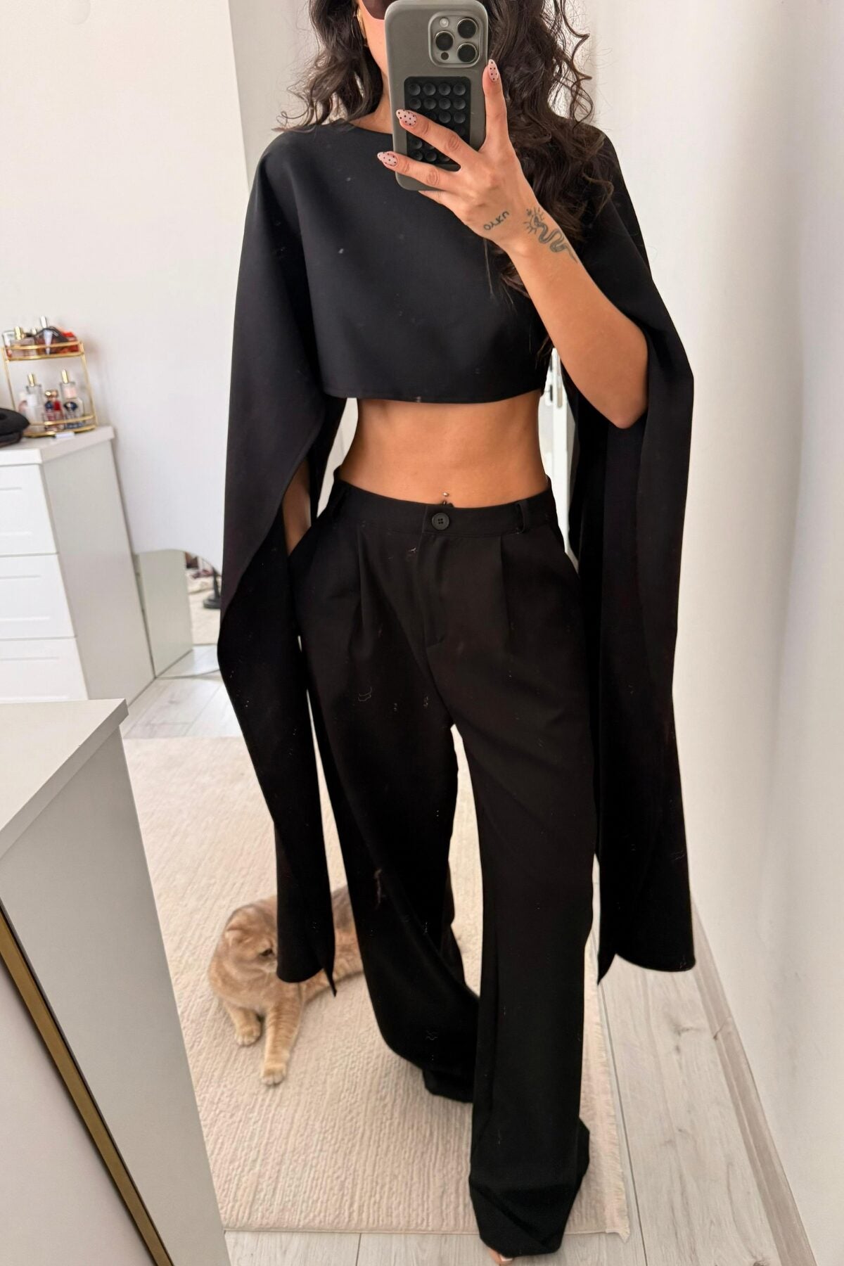 Kolları Pelerinli Crop Pantolon Takım