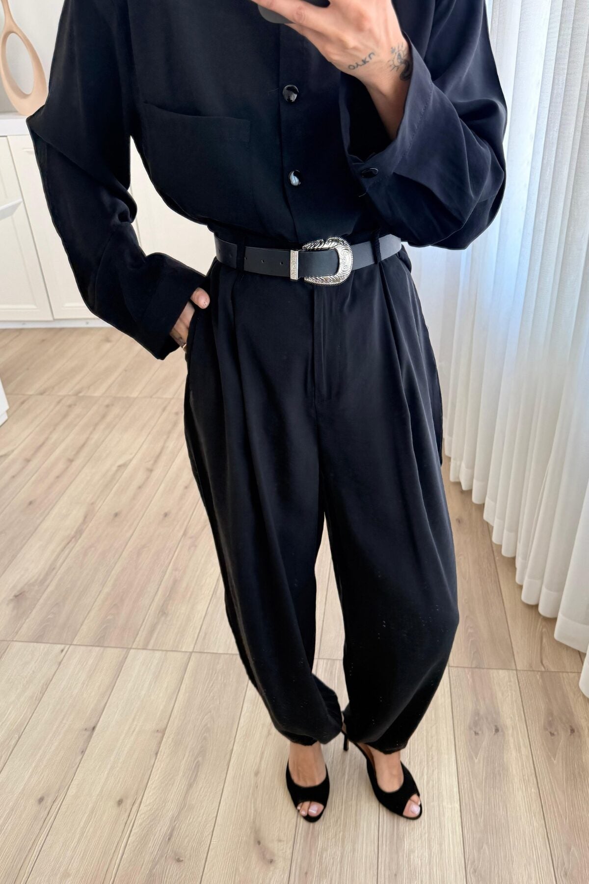 Çıtçıtlı Gömlek Kemerli Şalvar Pantolon Takım