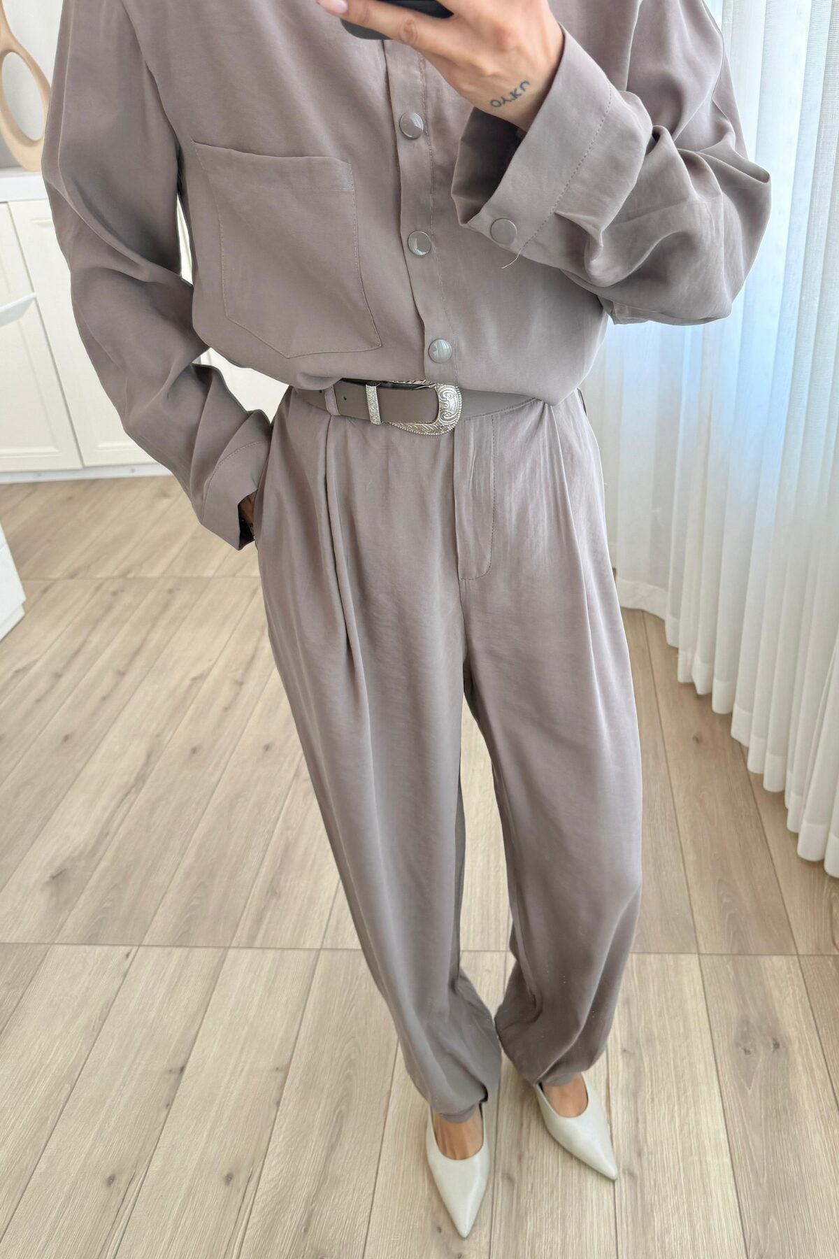 Çıtçıtlı Gömlek Kemerli Şalvar Pantolon Takım
